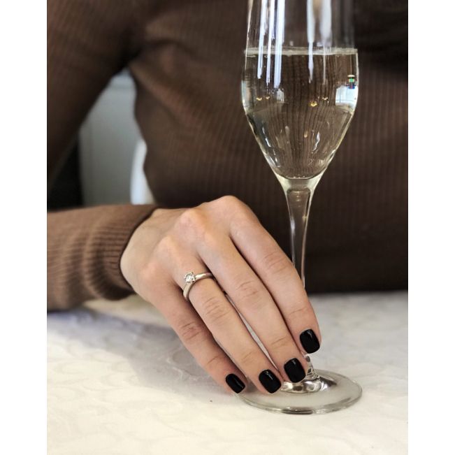 Round diamond 6-prong engagement ring in white gold - Photo 5
