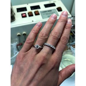 Round diamond 6-prong engagement ring in white gold - Photo 6