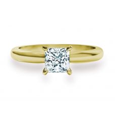 Princess cut diamond engagement ring