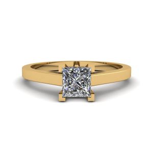 Princess Cut Diamond Ring in 18K Yellow Gold