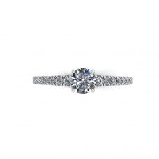Diamond ring with side pave