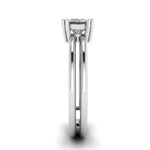 Contemporary Princess Cut Engagement Ring - Photo 2
