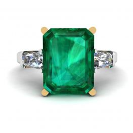 3 carat Emerald Ring with Side Diamonds Baguette 3 carat Emerald Ring with Side Diamonds Baguette