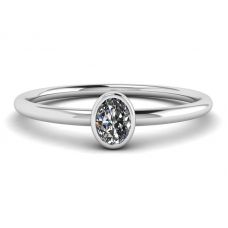 Oval Diamond Small Ring La Promesse
