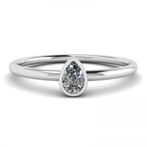 Pear Diamond Small Ring La Promesse