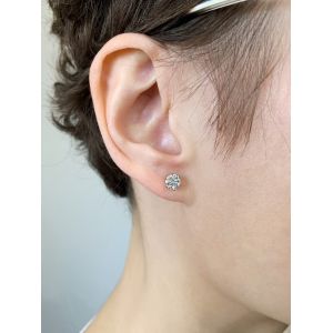 Classic Diamond Stud Earrings in 18K  Yellow Gold - Photo 3